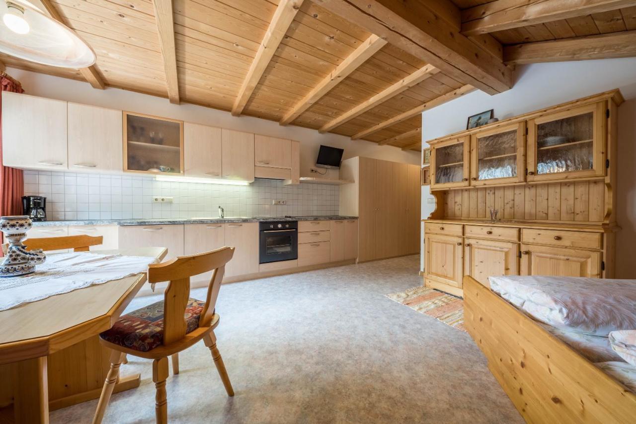 Haus Hubertus - Fewo 5 San Leonardo in Passiria Eksteriør bilde